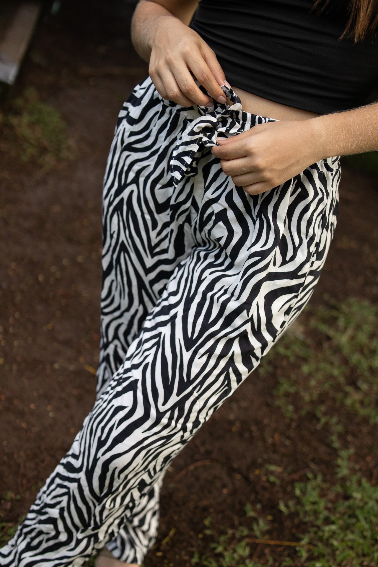 Pantalon zebra con correa